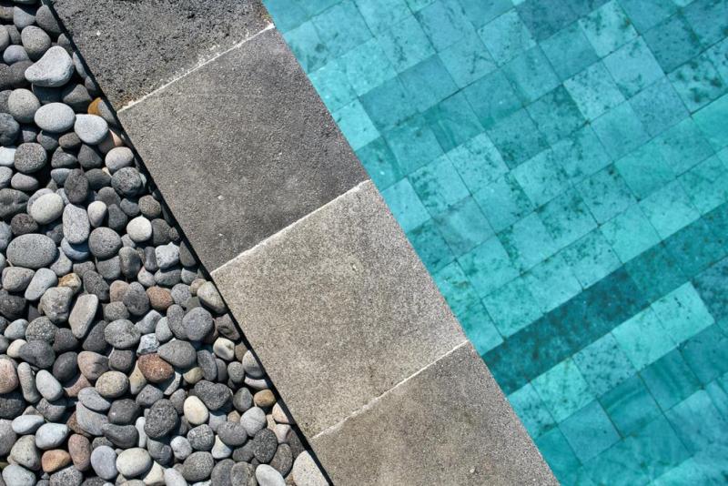 Embellissez votre piscine avec un carrelage adapt&eacute; &agrave; Stosswihr